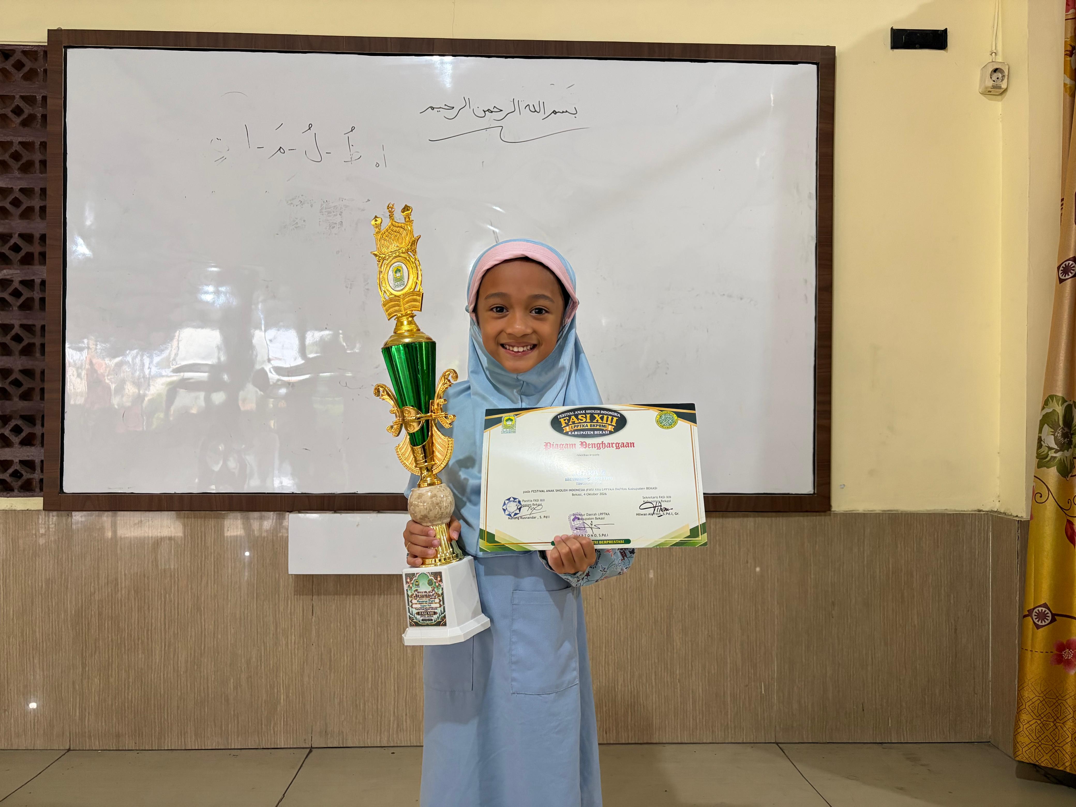 Foto galeri JUARA 2 LOMBA MEWARNAI