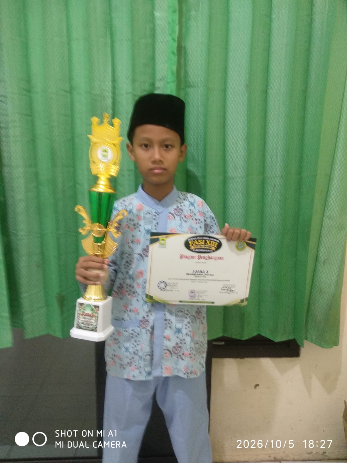 Foto galeri JUARA 3 MENGGAMBAR